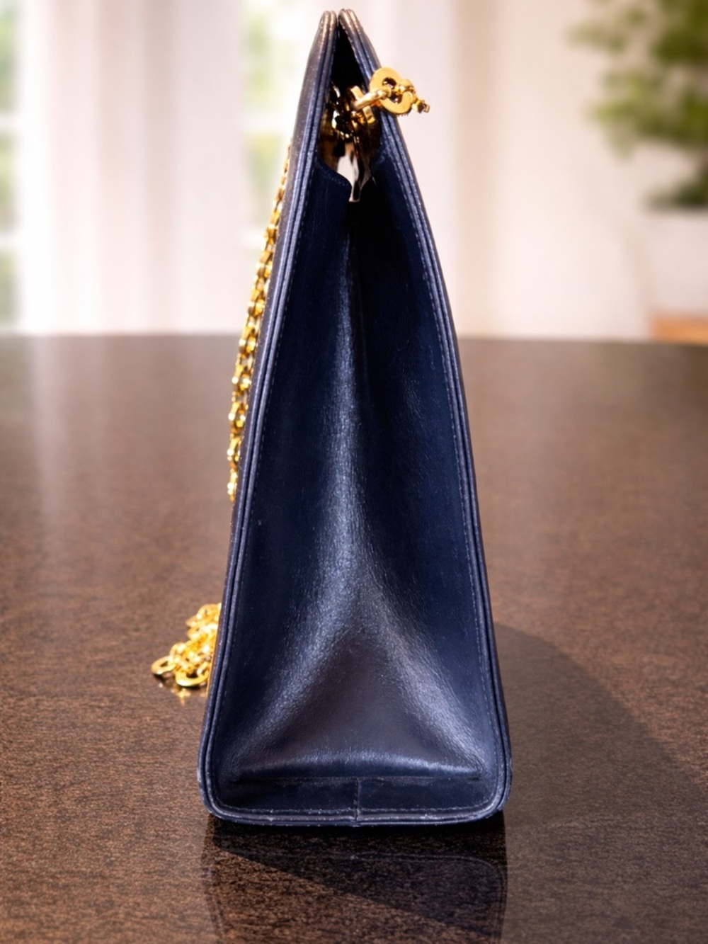 Authentic Salvatore Ferragamo Gancini Chain Shoulder Bag - Vintage - Picture 4 of 9